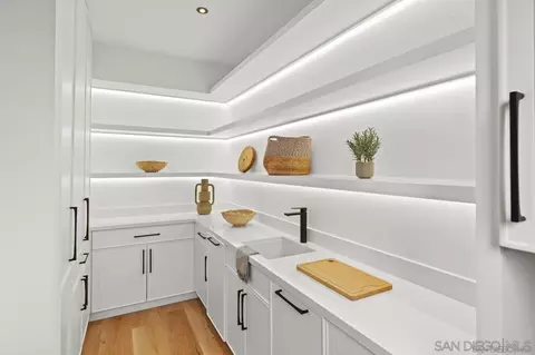 Kitchen - 442 Westbourne St #2, La Jolla, CA 92037 photo 4 of 4