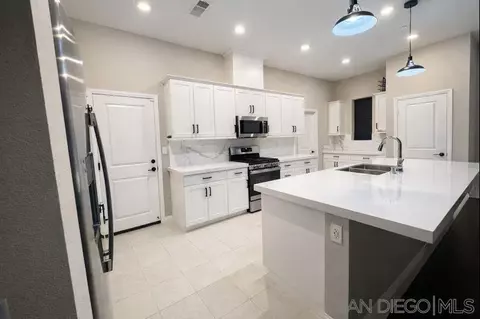 2028 Bluestone Cir, Chula Vista, CA 91913 photo 4