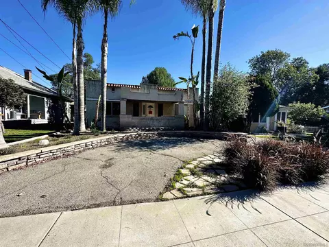 282 N 6th Ave, Upland, CA 91786
