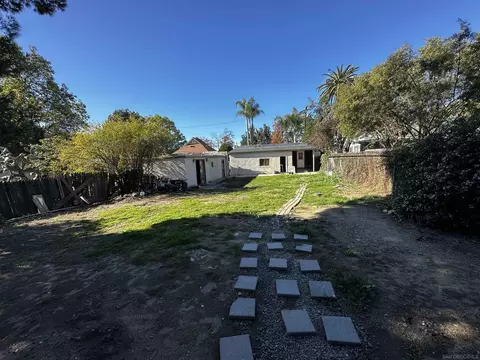 Exterior - 282 N 6th Ave, Upland, CA 91786 photo 4 of 5