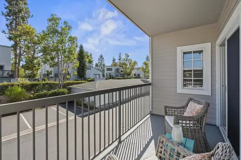 Exterior - 8635 Via Mallorca #D, La Jolla, CA 92037 photo 3 of 8
