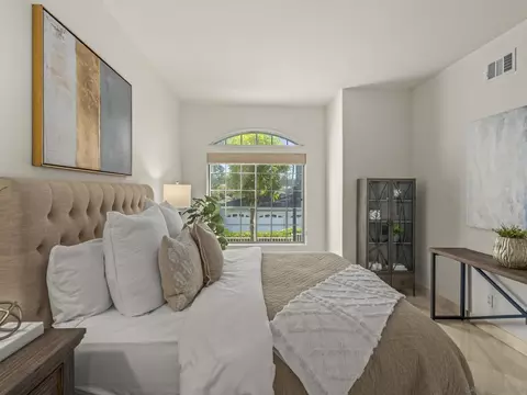 Bedroom - 8635 Via Mallorca #D, La Jolla, CA 92037 photo 6 of 7