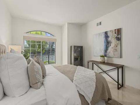 Bedroom - 8635 Via Mallorca #D, La Jolla, CA 92037 photo 5 of 7