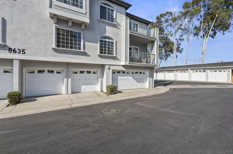 Exterior - 8635 Via Mallorca #D, La Jolla, CA 92037 photo 4 of 8