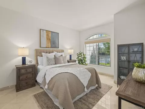 Bedroom - 8635 Via Mallorca #D, La Jolla, CA 92037 photo 4 of 7