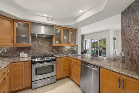Kitchen - 8635 Via Mallorca #D, La Jolla, CA 92037 photo 2 of 4