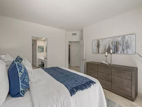 Bedroom - 8635 Via Mallorca #D, La Jolla, CA 92037 photo 2 of 7