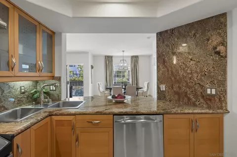 Kitchen - 8635 Via Mallorca #D, La Jolla, CA 92037 photo 4 of 4