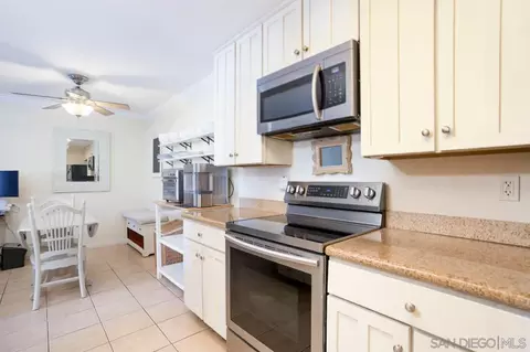 Kitchen - 180 Chambers St #4, El Cajon, CA 92020 photo 2 of 3