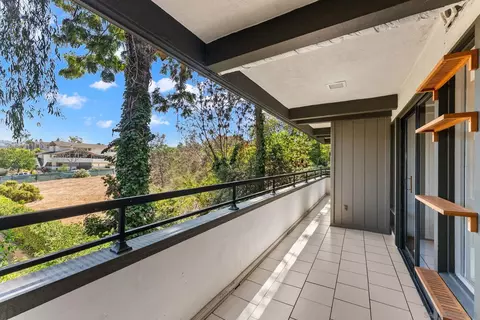 Exterior - 2533 Navarra Dr #2A, Carlsbad, CA 92009 photo 2 of 7