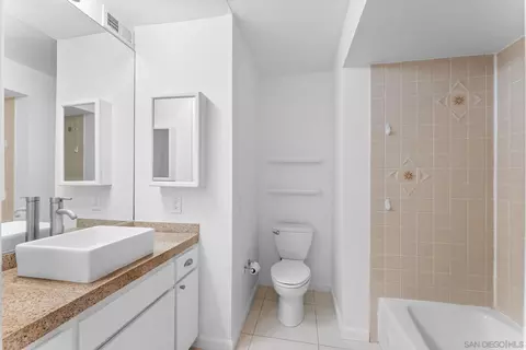 Bath - 2533 Navarra Dr #2A, Carlsbad, CA 92009 photo 3 of 3