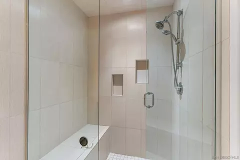Bath - 2533 Navarra Dr #2A, Carlsbad, CA 92009 photo 1 of 3