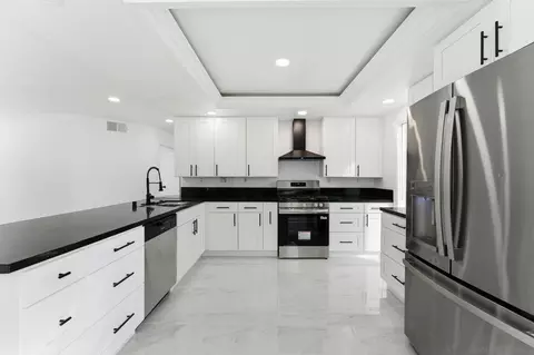 Kitchen - 13625 Darryl Ct, El Cajon, CA 92021 photo 3 of 4