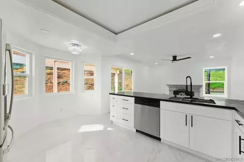 Kitchen - 13625 Darryl Ct, El Cajon, CA 92021 photo 2 of 4