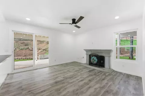 Living - 13625 Darryl Ct, El Cajon, CA 92021 photo 5 of 10