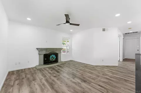Living - 13625 Darryl Ct, El Cajon, CA 92021 photo 4 of 10