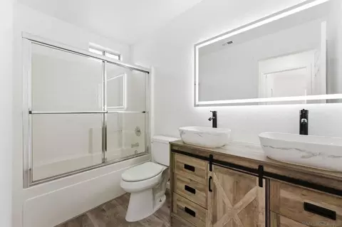 Bath - 13625 Darryl Ct, El Cajon, CA 92021 photo 5 of 5