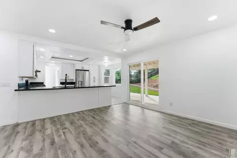 Living - 13625 Darryl Ct, El Cajon, CA 92021 photo 7 of 10