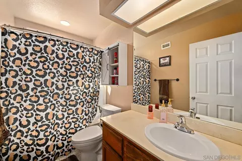Bath - 13872 Jack Oak Ln, Lakeside, CA 92040 photo 1 of 3