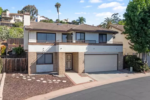 2041 Woodland Gln, Escondido, CA 92027