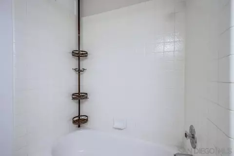 Bath - 5359 Triple Crown Dr, Bonsall, CA 92003 photo 2 of 5