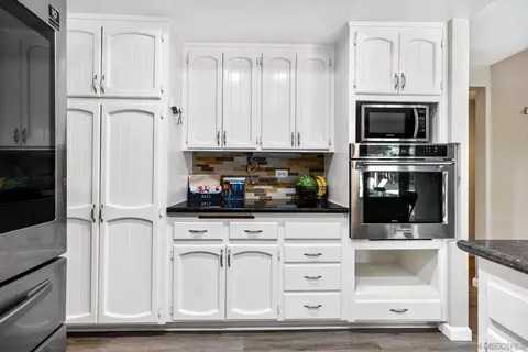 Kitchen - 16614 Wikiup Rd, Ramona, CA 92065 photo 4 of 5