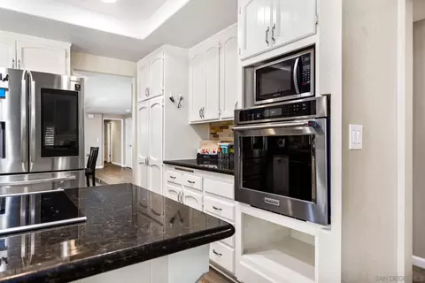 Kitchen - 16614 Wikiup Rd, Ramona, CA 92065 photo 3 of 5