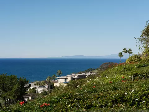 View/Area - 8330 Prestwick Dr, La Jolla, CA 92037 photo 10 of 13