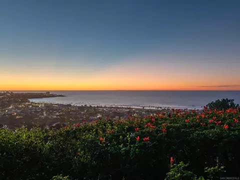 View/Area - 8330 Prestwick Dr, La Jolla, CA 92037 photo 9 of 13