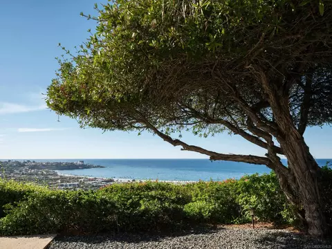 View/Area - 8330 Prestwick Dr, La Jolla, CA 92037 photo 7 of 13