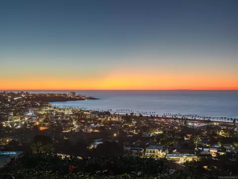View/Area - 8330 Prestwick Dr, La Jolla, CA 92037 photo 3 of 13