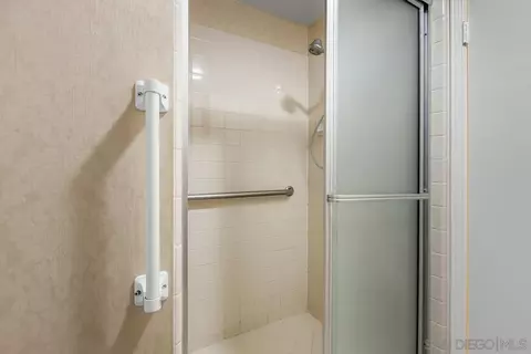 Bath - 4701 Date Ave #219, La Mesa, CA 91942 photo 3 of 3