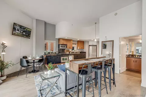 550 15th St #809, San Diego, CA 92101