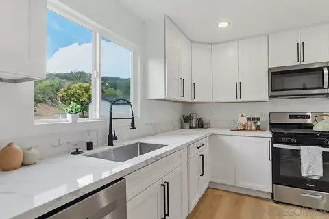 Kitchen - 15751 Lyons Valley Rd, Jamul, CA 91935 photo 3 of 7