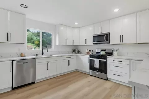 Kitchen - 15751 Lyons Valley Rd, Jamul, CA 91935 photo 4 of 7