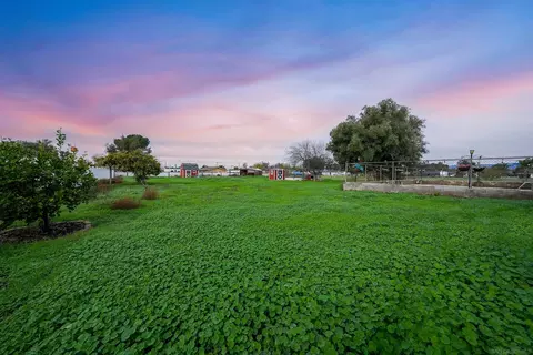 Exterior - 1465 Barnett Rd, Ramona, CA 92065 photo 9 of 13