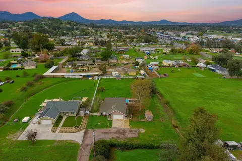 View/Area - 1465 Barnett Rd, Ramona, CA 92065 photo 3 of 9