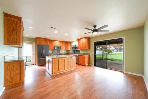 Kitchen - 1465 Barnett Rd, Ramona, CA 92065 photo 1 of 3