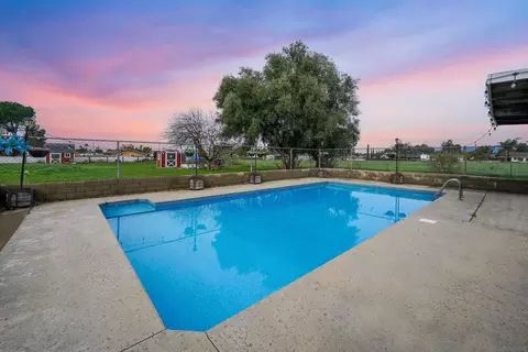 Exterior - 1465 Barnett Rd, Ramona, CA 92065 photo 6 of 13