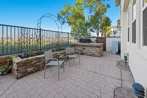 6096 Blue Dawn Trl, San Diego, CA 92130
