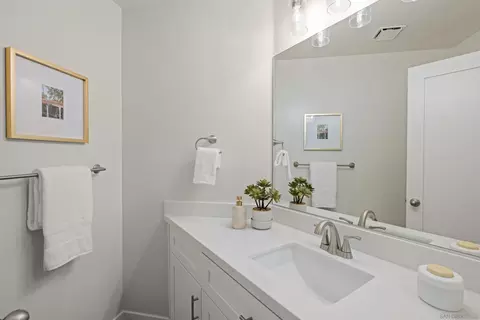 Bath - 4216 Esperanza Way, Oceanside, CA 92056 photo 1 of 3