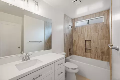 Bath - 4216 Esperanza Way, Oceanside, CA 92056 photo 3 of 3