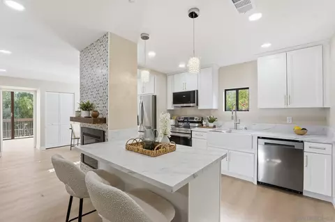 Kitchen - 2564 Navarra Dr #115, Carlsbad, CA 92009 photo 2 of 8