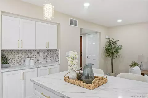 Kitchen - 2564 Navarra Dr #115, Carlsbad, CA 92009 photo 3 of 8
