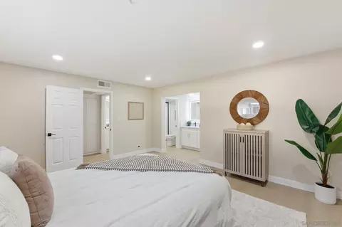 Bedroom - 2564 Navarra Dr #115, Carlsbad, CA 92009 photo 2 of 2