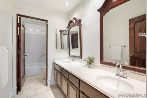 Bath - 1760 Woodbine Pl, Oceanside, CA 92054 photo 3 of 4