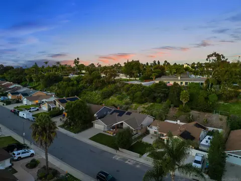 View/Area - 1760 Woodbine Pl, Oceanside, CA 92054 photo 3 of 4