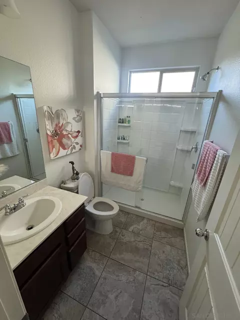 Bath - 1173 Anza Ct, Perris, CA 92571 photo 2 of 3