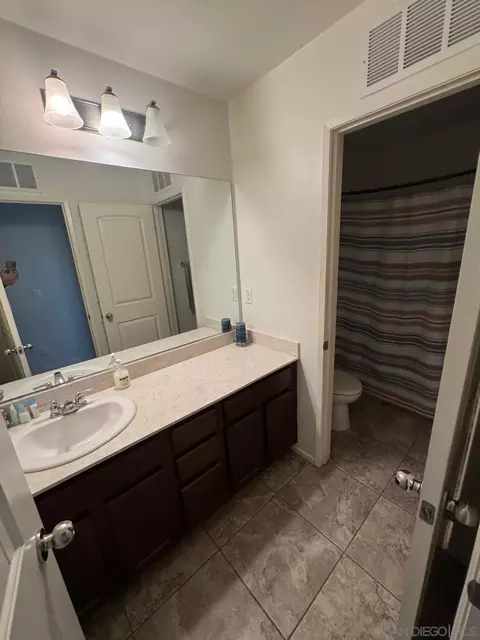 Bath - 1173 Anza Ct, Perris, CA 92571 photo 1 of 3