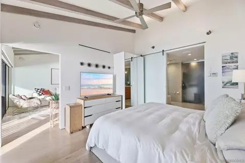 Bedroom - 441 S Sierra Ave #308, Solana Beach, CA 92075 photo 2 of 5